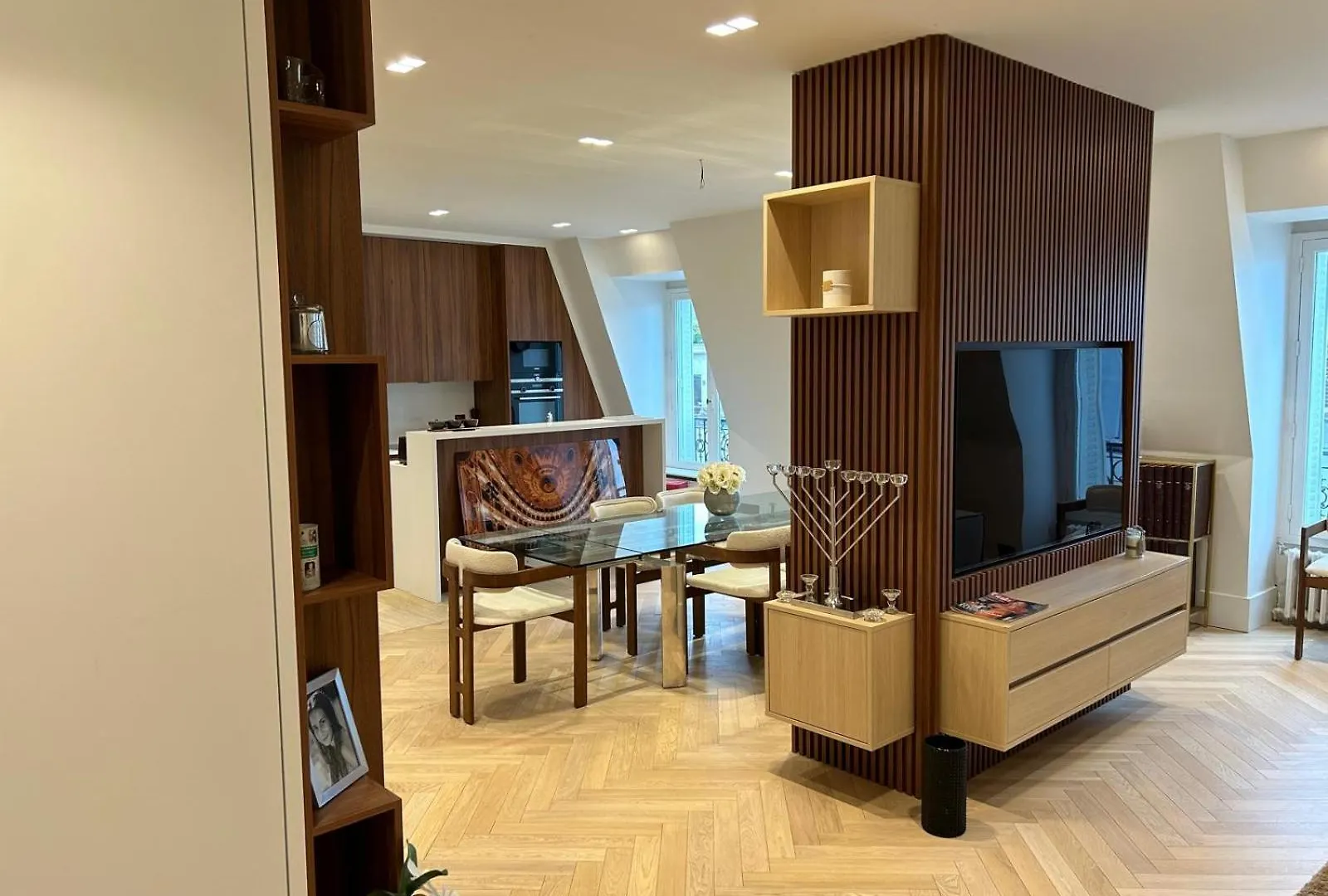 Apartment Luxueux Metro George V - Hermes - Champs-elysees - Arc De Triomphe Paris