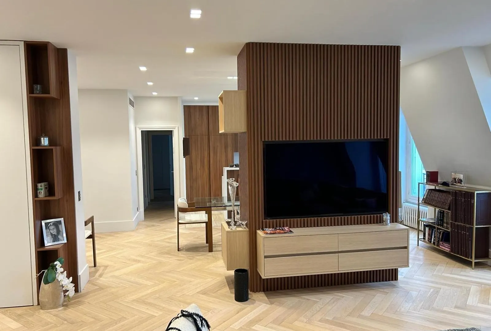 Apartment Luxueux Metro George V - Hermes - Champs-elysees - Arc De Triomphe Paris